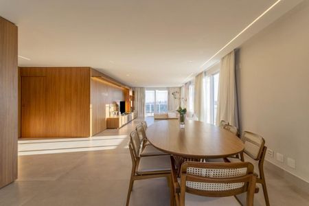 Apartamento à venda com 320m², 4 quartos e 4 vagas