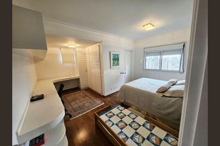 Apartamento à venda com 240m², 3 quartos e 4 vagas
