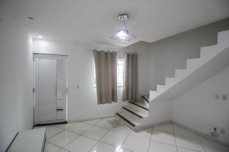 Sala de casa para alugar com 2 quartos, 65m² em Centro, Nilópolis