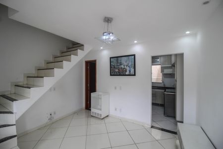 Sala de casa para alugar com 2 quartos, 65m² em Centro, Nilópolis