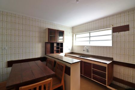 Casa para alugar com 327m², 4 quartos e 7 vagasCozinha