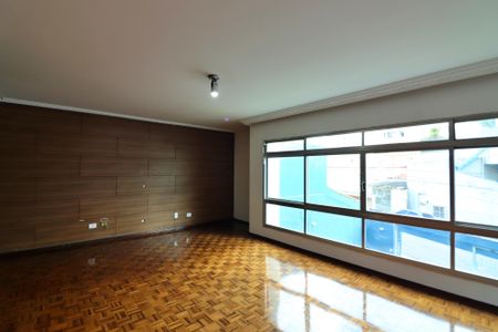 Casa para alugar com 327m², 4 quartos e 7 vagasSala