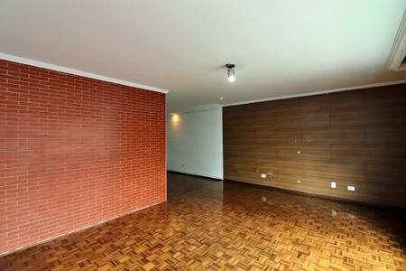 Casa para alugar com 327m², 4 quartos e 7 vagasSala