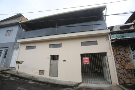 Casa para alugar com 230m², 3 quartos e sem vagaFachada