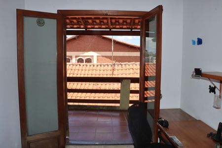 Casa para alugar com 376m², 6 quartos e 6 vagasEscritório