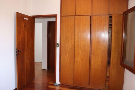 Casa para alugar com 376m², 6 quartos e 6 vagasQuarto 2