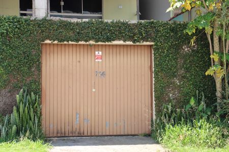 Casa para alugar com 376m², 6 quartos e 6 vagasFachada