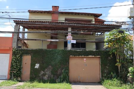 Casa para alugar com 376m², 6 quartos e 6 vagasFachada