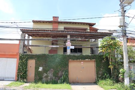 Casa para alugar com 376m², 6 quartos e 6 vagasFachada