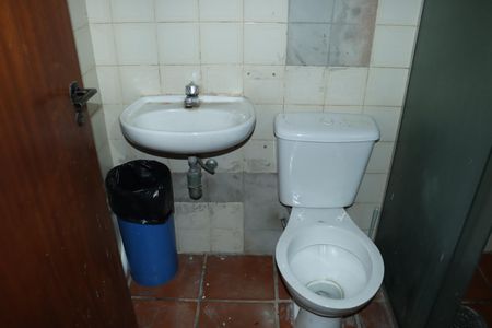 Casa para alugar com 376m², 6 quartos e 6 vagasBanheiro de Serviço