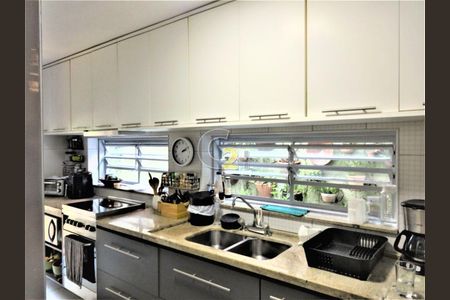 Casa à venda com 3 quartos, 176m² em Sumaré, São Paulo