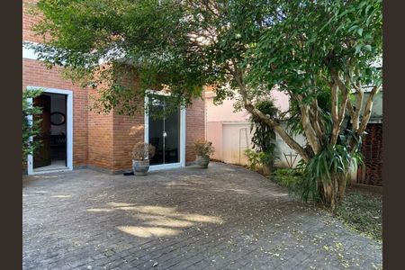 Casa à venda com 4 quartos, 220m² em Jardim Leonor, São Paulo