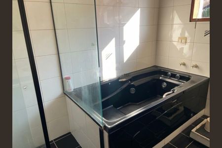 Casa à venda com 4 quartos, 220m² em Jardim Leonor, São Paulo