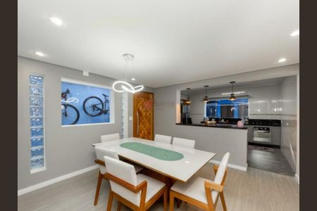 Casa à venda com 3 quartos, 300m² em Parque Colonial, São Paulo