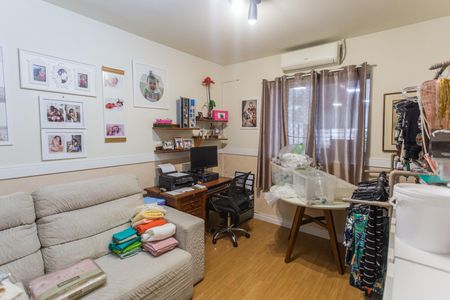 Casa à venda com 358m², 7 quartos e 2 vagasQuarto 1 da Casa de Fundos