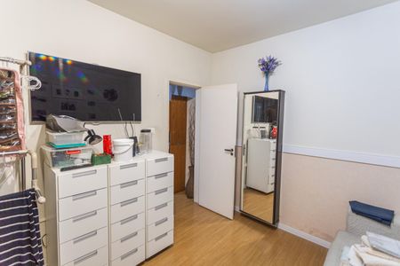 Casa à venda com 358m², 7 quartos e 2 vagasQuarto 1 da Casa de Fundos