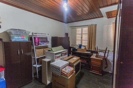 Casa à venda com 358m², 7 quartos e 2 vagasQuarto 3 da Casa de Fundos