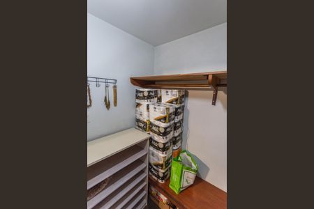 Casa à venda com 358m², 7 quartos e 2 vagasCloset da Suíte da Casa de Fundos