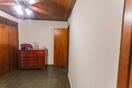 Casa à venda com 358m², 7 quartos e 2 vagasSuíte da Casa de Fundos