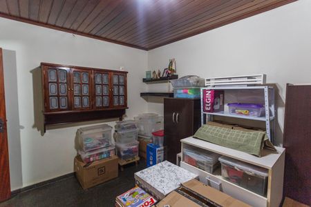 Casa à venda com 358m², 7 quartos e 2 vagasQuarto 3 da Casa de Fundos