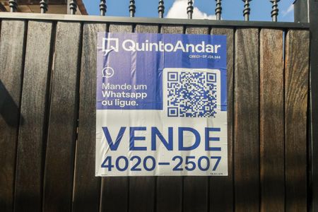 Casa à venda com 170m², 2 quartos e 2 vagas Casa à venda com 170m², 2 quartos e 2 vagasFachada - Placa Código HBJM-1476