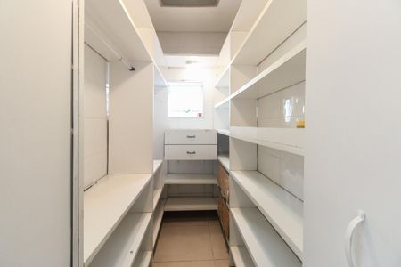 Casa à venda com 170m², 2 quartos e 2 vagas Casa à venda com 170m², 2 quartos e 2 vagasSuíte 2