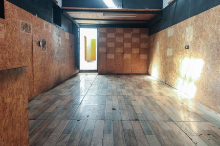 Casa à venda com 170m², 2 quartos e 2 vagas Casa à venda com 170m², 2 quartos e 2 vagasExtensão Garagem e Quintal