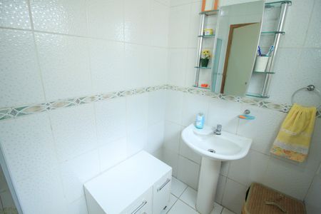 Casa à venda com 190m², 3 quartos e 4 vagasBanheiro 2