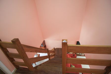 Casa à venda com 190m², 3 quartos e 4 vagasEscada