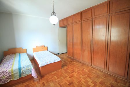 Casa à venda com 190m², 3 quartos e 4 vagasQuarto 2