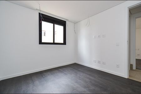 Apartamento à venda com 216m², 3 quartos e 4 vagasQuarto 2