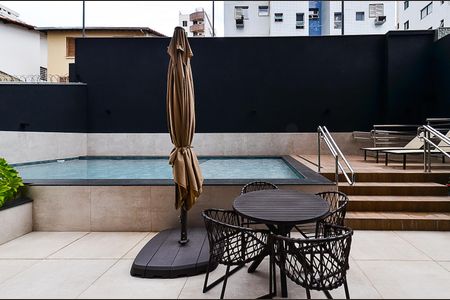 Apartamento à venda com 216m², 3 quartos e 4 vagasÁrea comum - Piscina