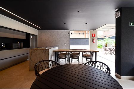 Apartamento à venda com 216m², 3 quartos e 4 vagasÁrea comum - Salão de festas