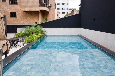 Apartamento à venda com 216m², 3 quartos e 4 vagasÁrea comum - Piscina