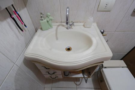 Casa à venda com 220m², 7 quartos e 3 vagasCasa 1 - Banheiro social