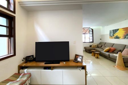 Sala de Estar de casa à venda com 3 quartos, 95m² em Ipiranga, Belo Horizonte