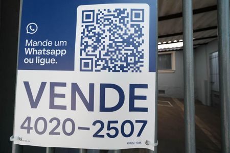 Casa à venda com 244m², 2 quartos e 1 vagaFachada