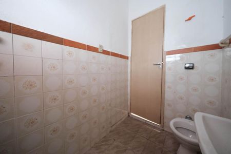 Banheiro de casa à venda com 2 quartos, 244m² em Vila Guilhermina, São Paulo