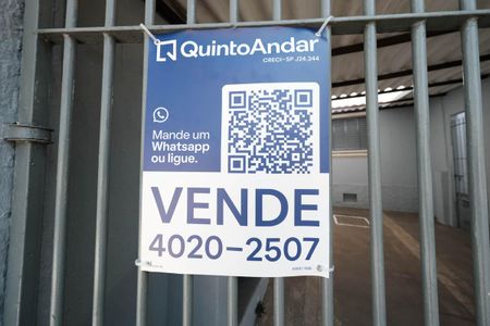 Casa à venda com 244m², 2 quartos e 1 vagaFachada