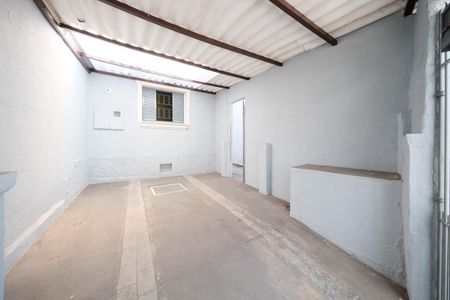 Casa à venda com 244m², 2 quartos e 1 vagaGaragem
