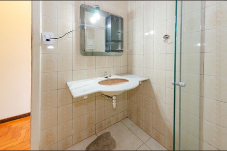 Apartamento à venda com 64m², 2 quartos e 1 vaga Apartamento à venda com 64m², 2 quartos e 1 vagaBanheiro social