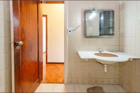 Apartamento à venda com 64m², 2 quartos e 1 vaga Apartamento à venda com 64m², 2 quartos e 1 vagaBanheiro social