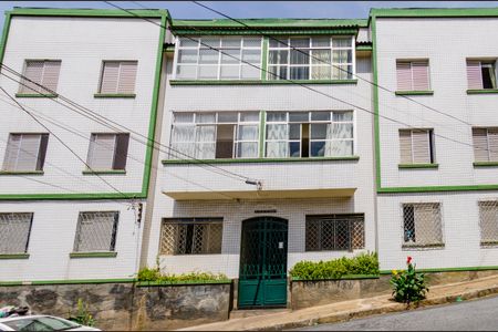 Apartamento à venda com 64m², 2 quartos e 1 vaga Apartamento à venda com 64m², 2 quartos e 1 vagaFachada