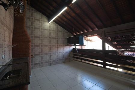 Casa à venda com 313m², 5 quartos e 5 vagasChurrasqueira