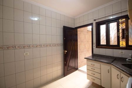 Casa à venda com 313m², 5 quartos e 5 vagasCozinha - Armários