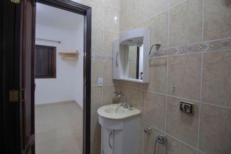 Casa à venda com 313m², 5 quartos e 5 vagasBanheiro da Suíte 2