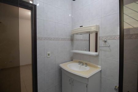 Casa à venda com 313m², 5 quartos e 5 vagasBanheiro da Suíte 1