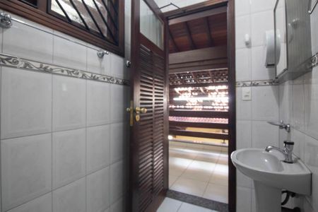 Casa à venda com 313m², 5 quartos e 5 vagasBanheiro 5