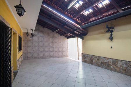 Casa à venda com 313m², 5 quartos e 5 vagasQuintal