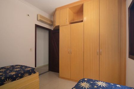 Casa à venda com 313m², 5 quartos e 5 vagasQuarto 1